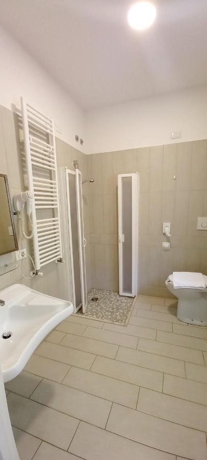 Hotel Brotas Rimini Exterior photo