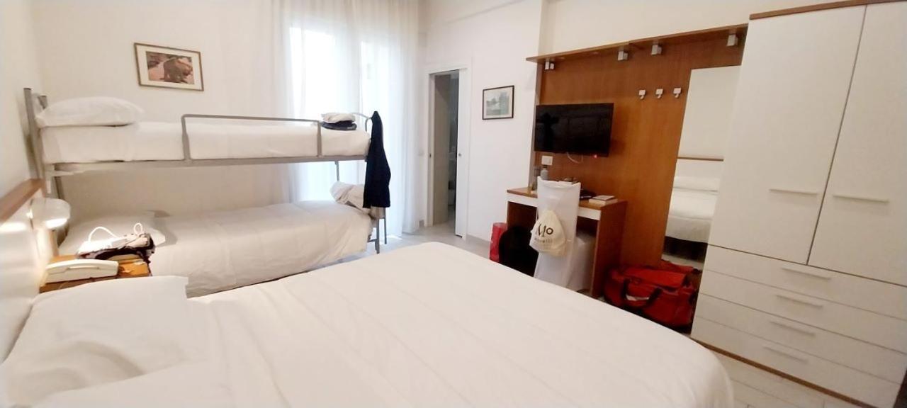 Hotel Brotas Rimini Exterior photo
