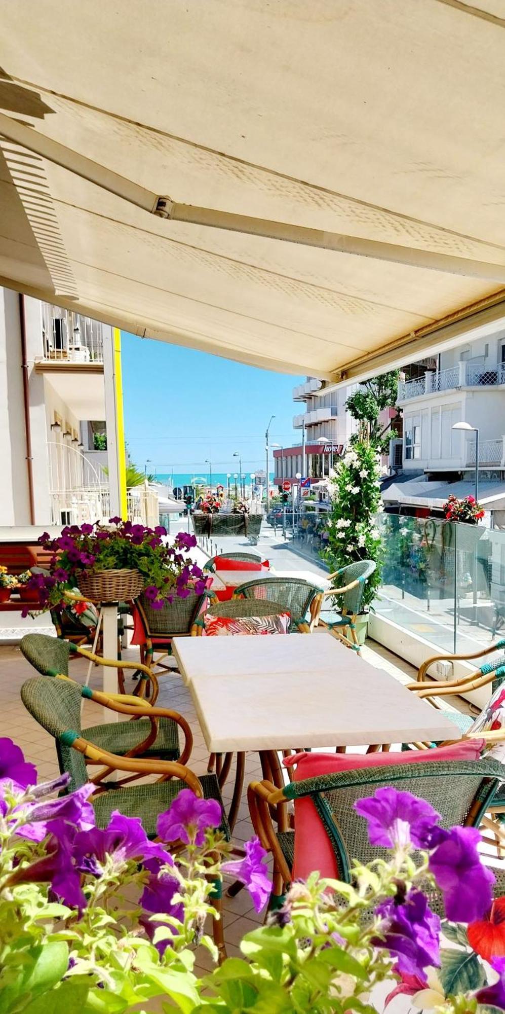 Hotel Brotas Rimini Exterior photo