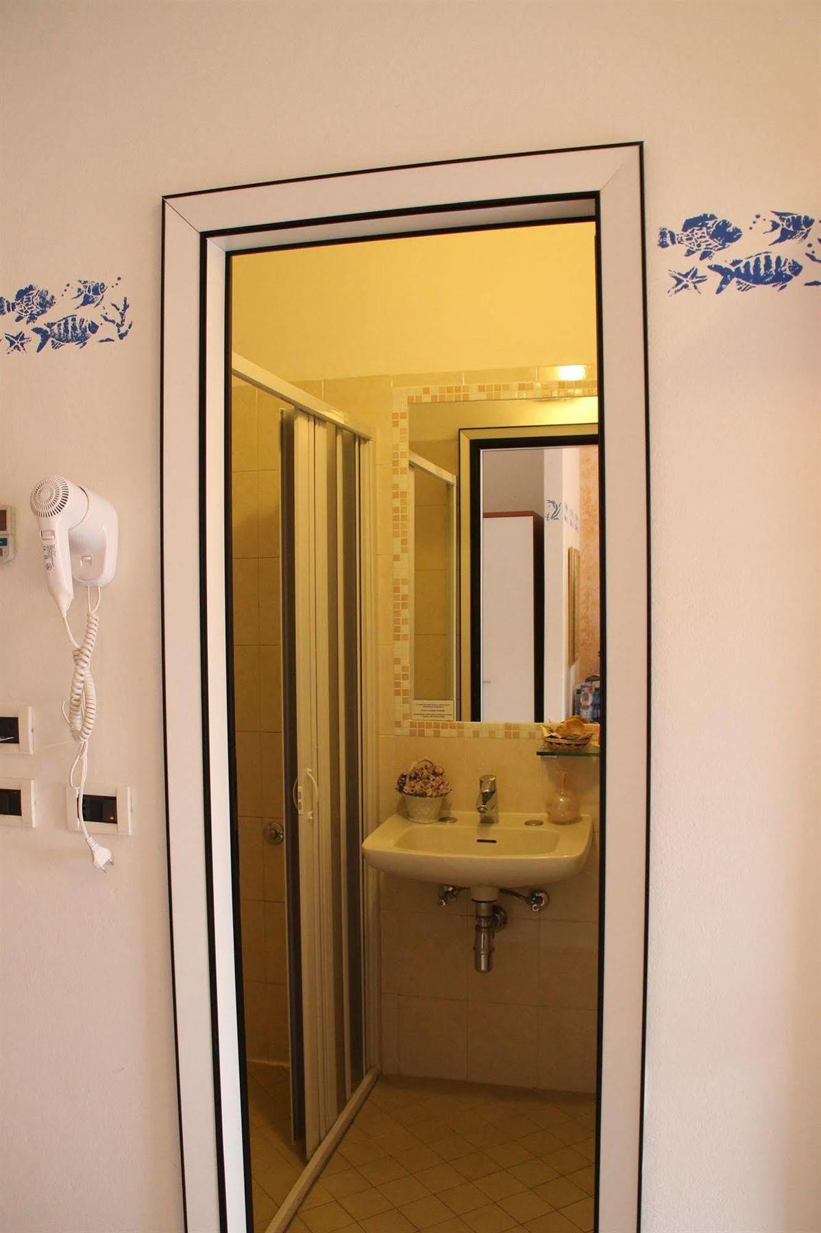Hotel Brotas Rimini Exterior photo