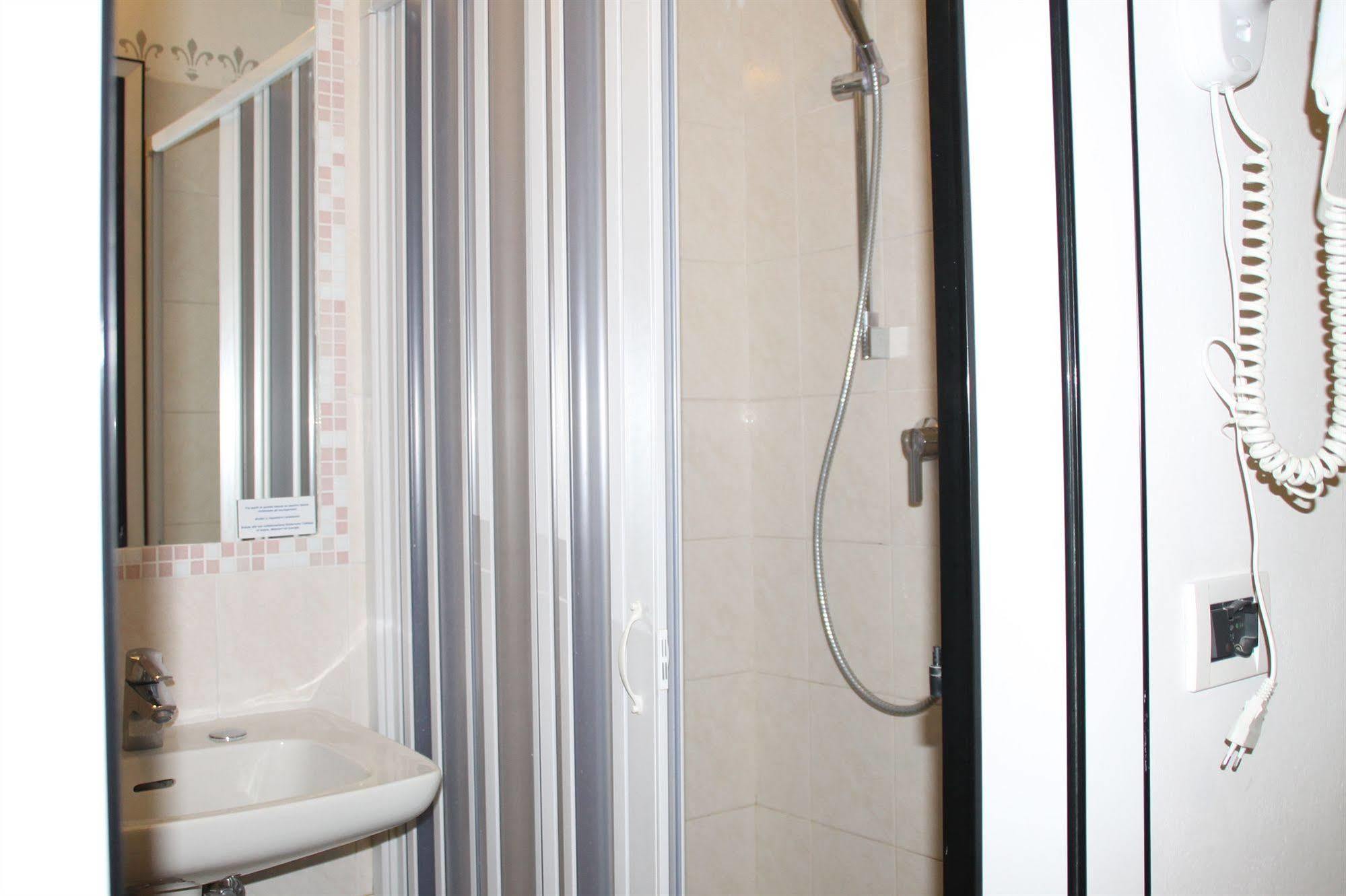 Hotel Brotas Rimini Exterior photo