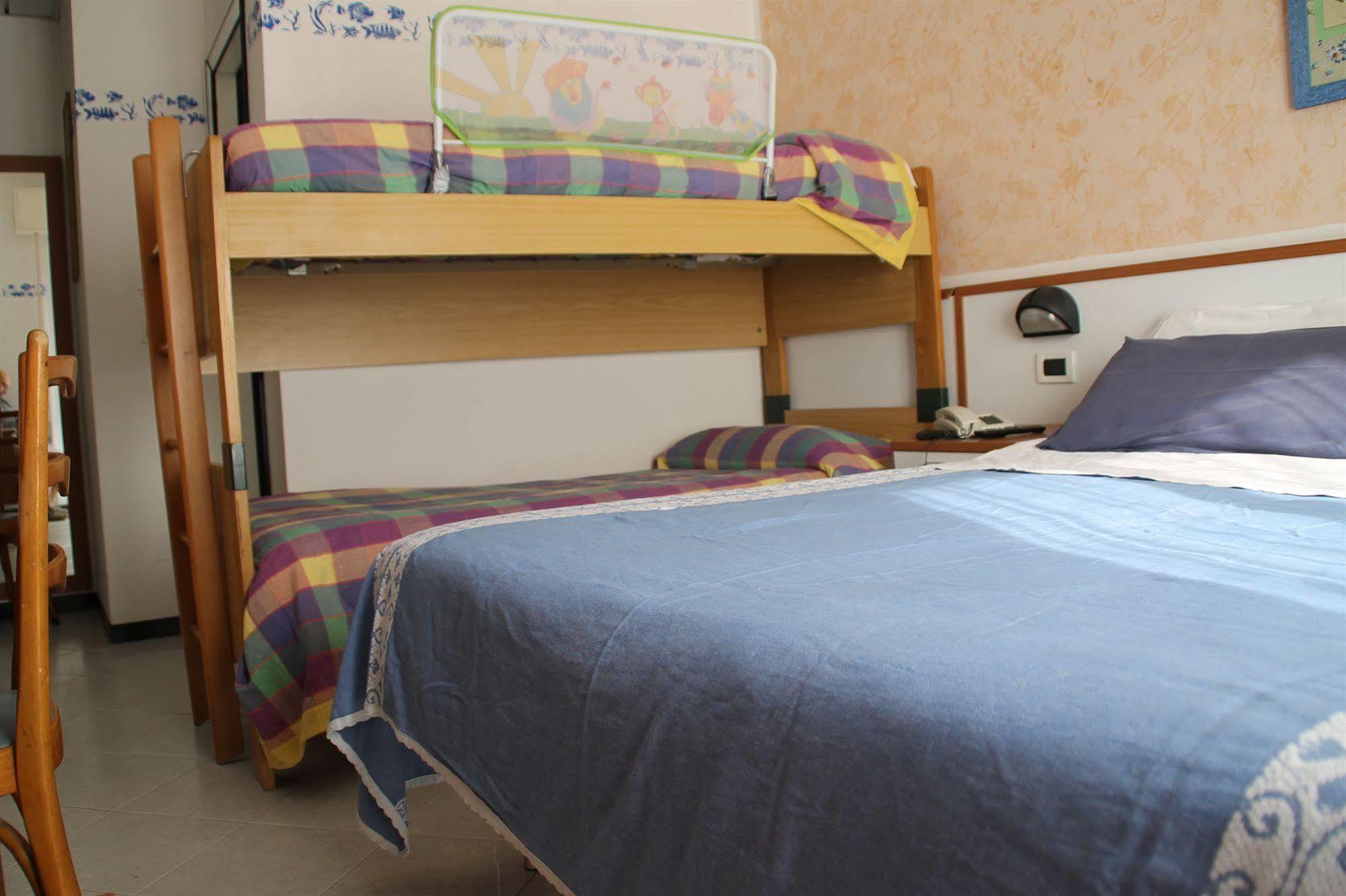 Hotel Brotas Rimini Exterior photo