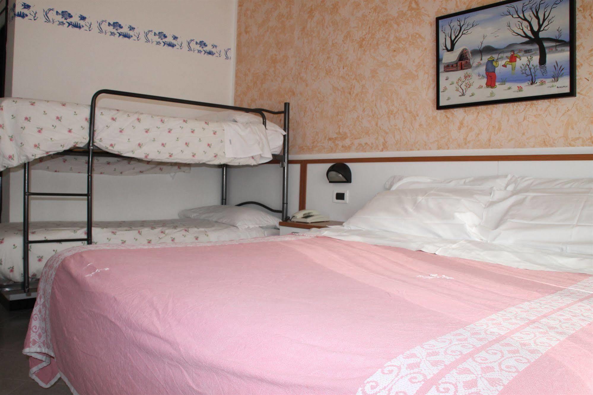 Hotel Brotas Rimini Exterior photo